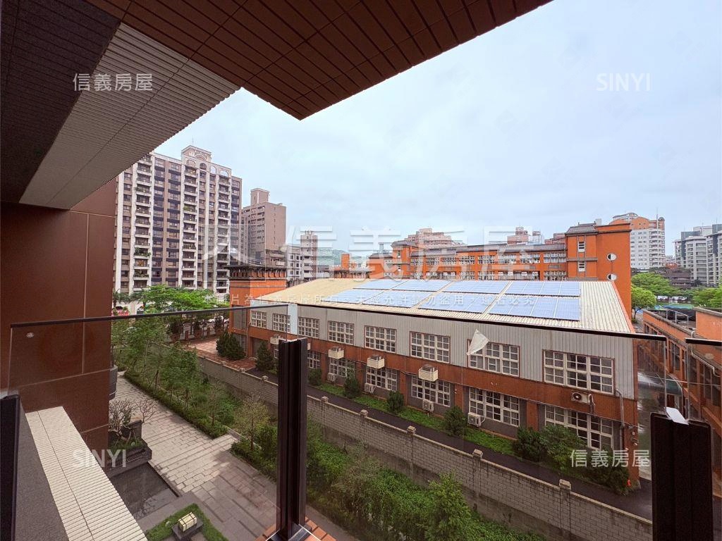 大有路三房雙車位房屋室內格局與周邊環境