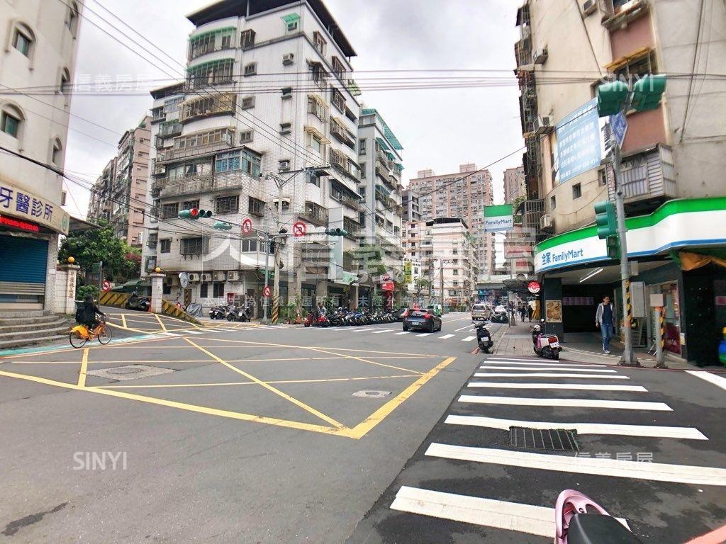 中興街黃金店面房屋室內格局與周邊環境