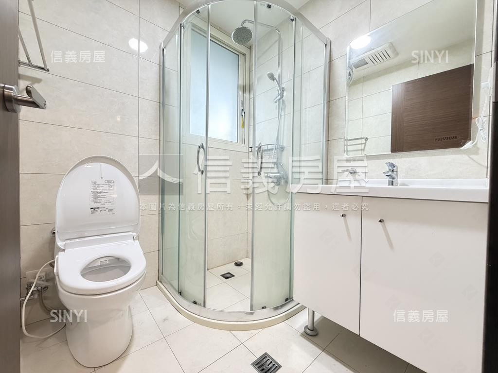 近環球三房車位房屋室內格局與周邊環境