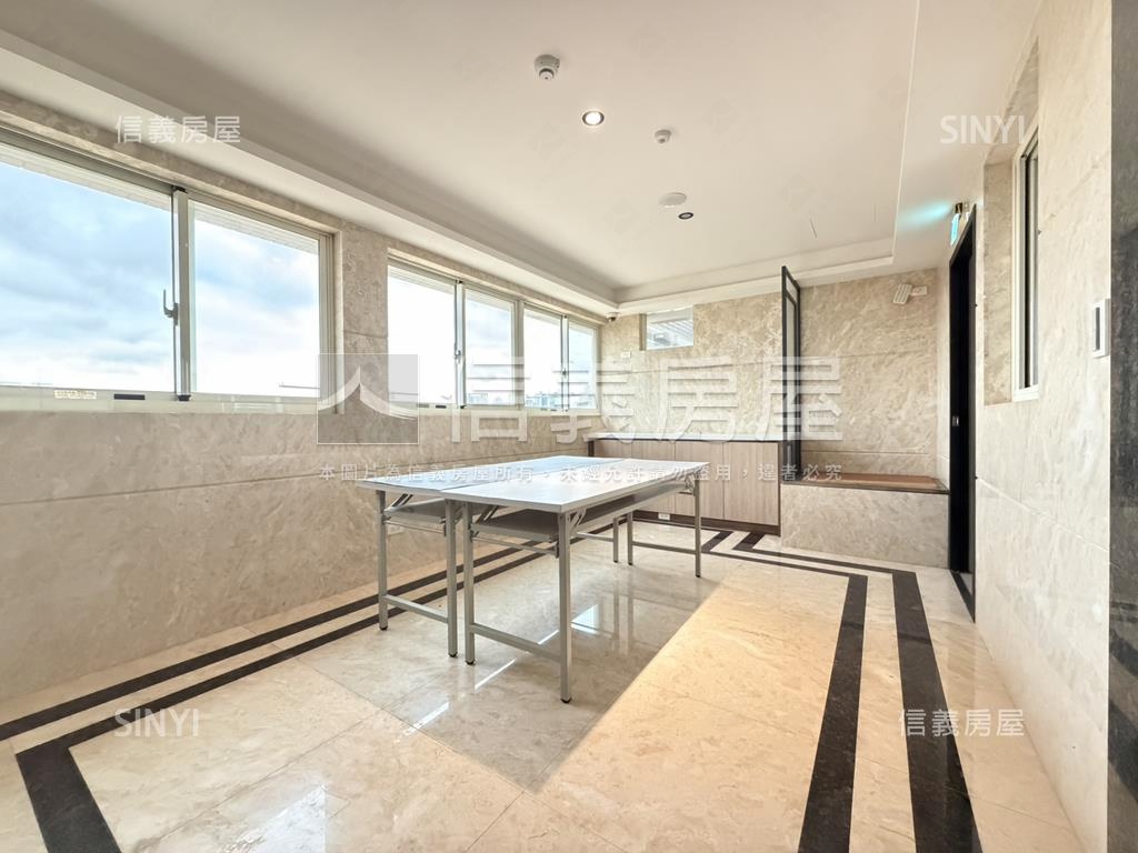 近環球三房車位房屋室內格局與周邊環境