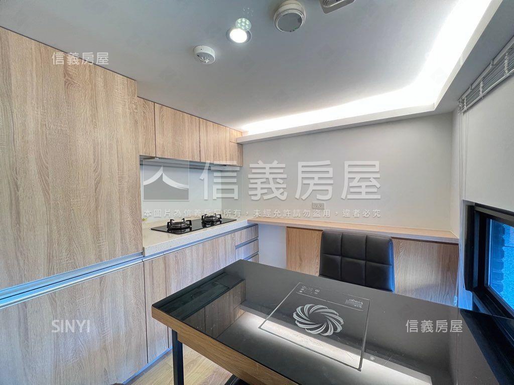 『文華麗舍』挑高時尚美宅房屋室內格局與周邊環境