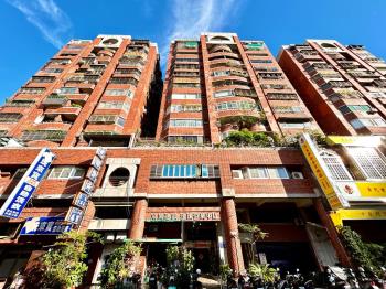 亞灣正路金店面