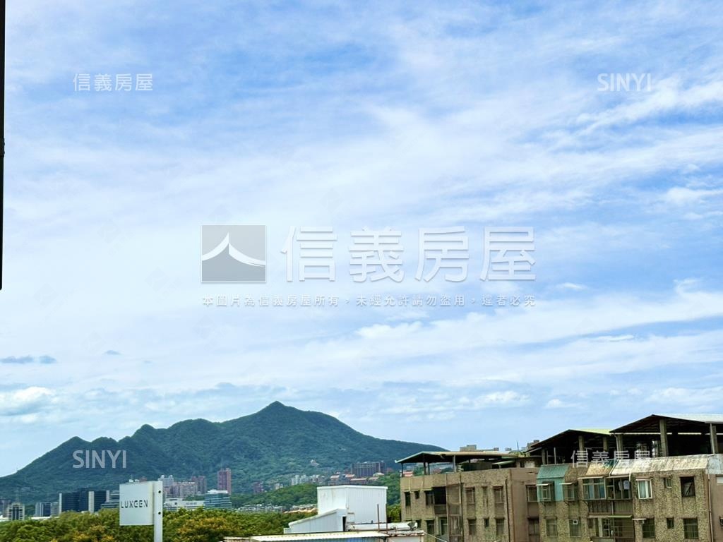 挑高奇岩捷運雲端附大車位房屋室內格局與周邊環境
