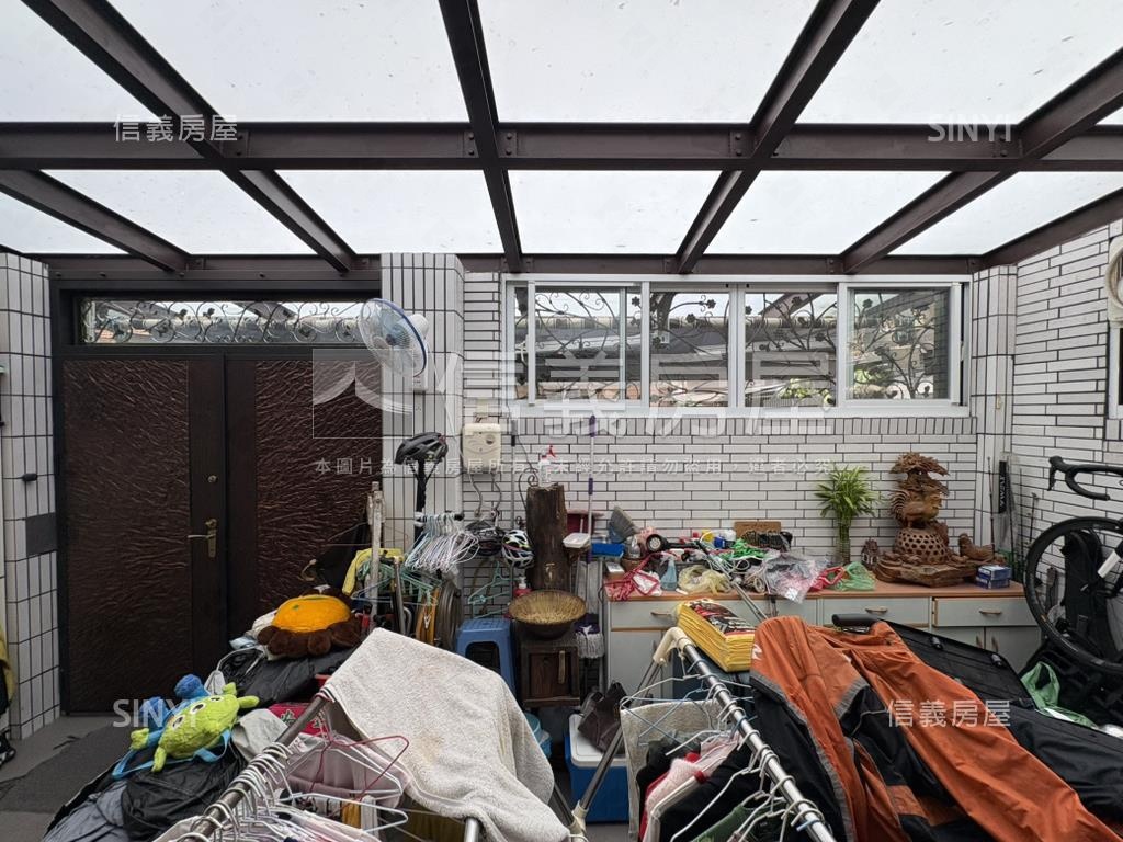博愛學區坐北朝南一樓房屋室內格局與周邊環境