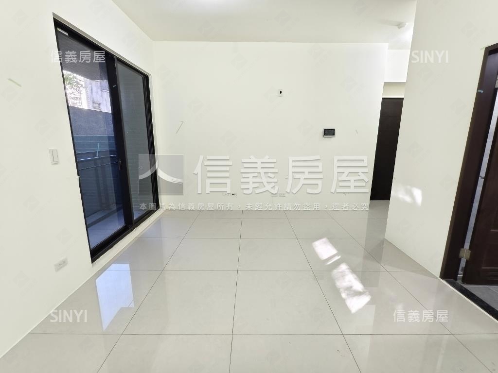 信義誠家露台兩房車位房屋室內格局與周邊環境