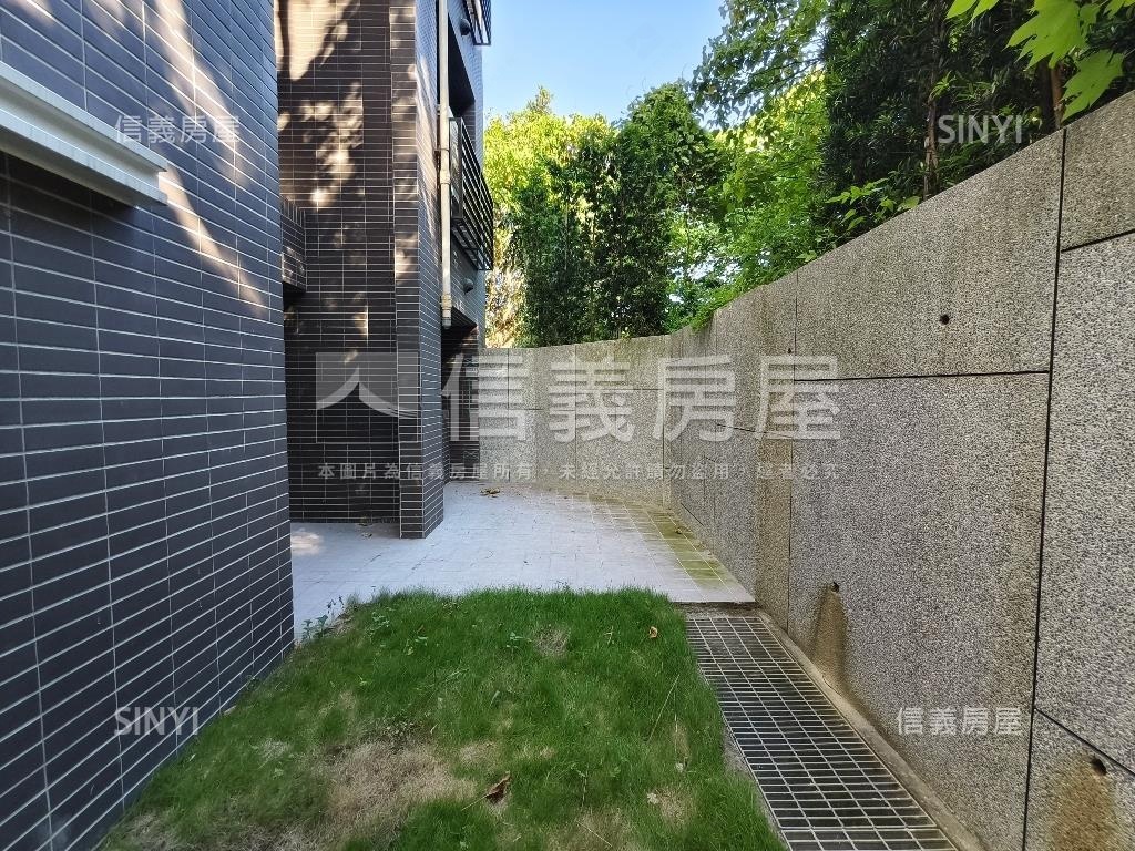 信義誠家露台兩房車位房屋室內格局與周邊環境