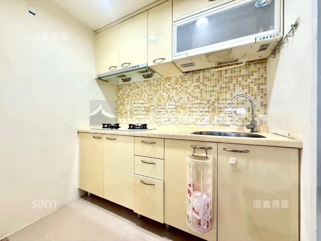 東區稀有精緻兩房巧居房屋室內格局與周邊環境