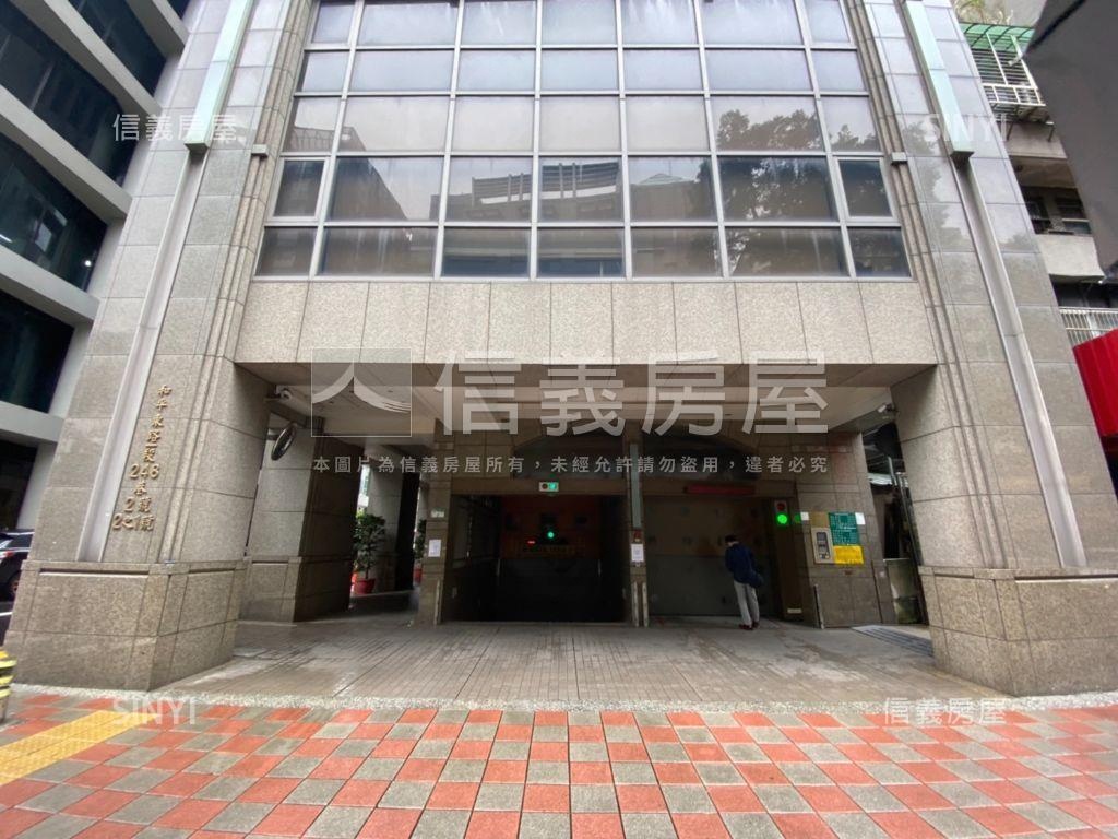 師大林園休旅車位須跟房買房屋室內格局與周邊環境