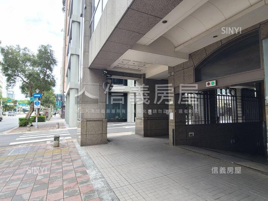 師大林園休旅車位須跟房買房屋室內格局與周邊環境