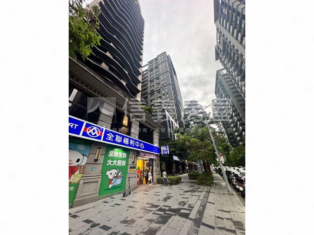 新莊頭前三角店王房屋室內格局與周邊環境