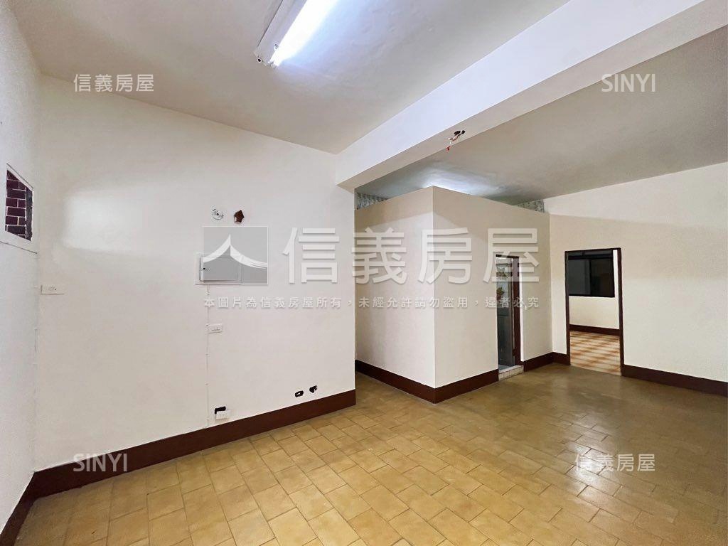 近農１６稀有免爬梯美三房房屋室內格局與周邊環境