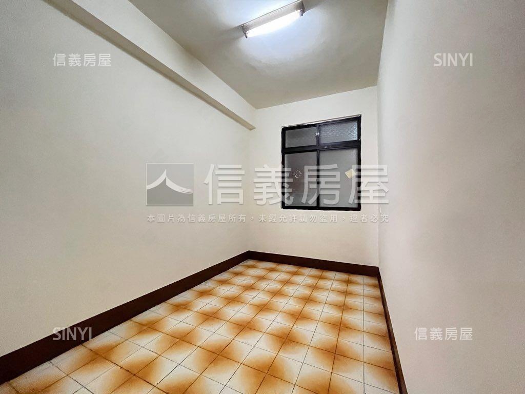 近農１６稀有免爬梯美三房房屋室內格局與周邊環境