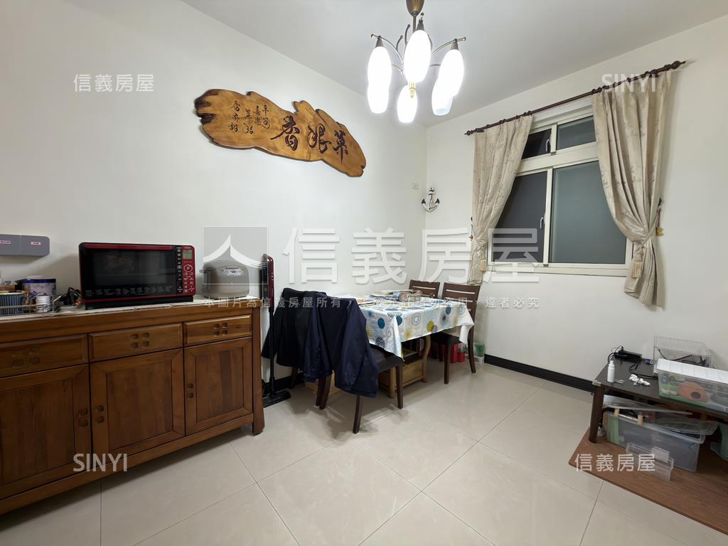 金竹路漂亮亮透天房屋室內格局與周邊環境