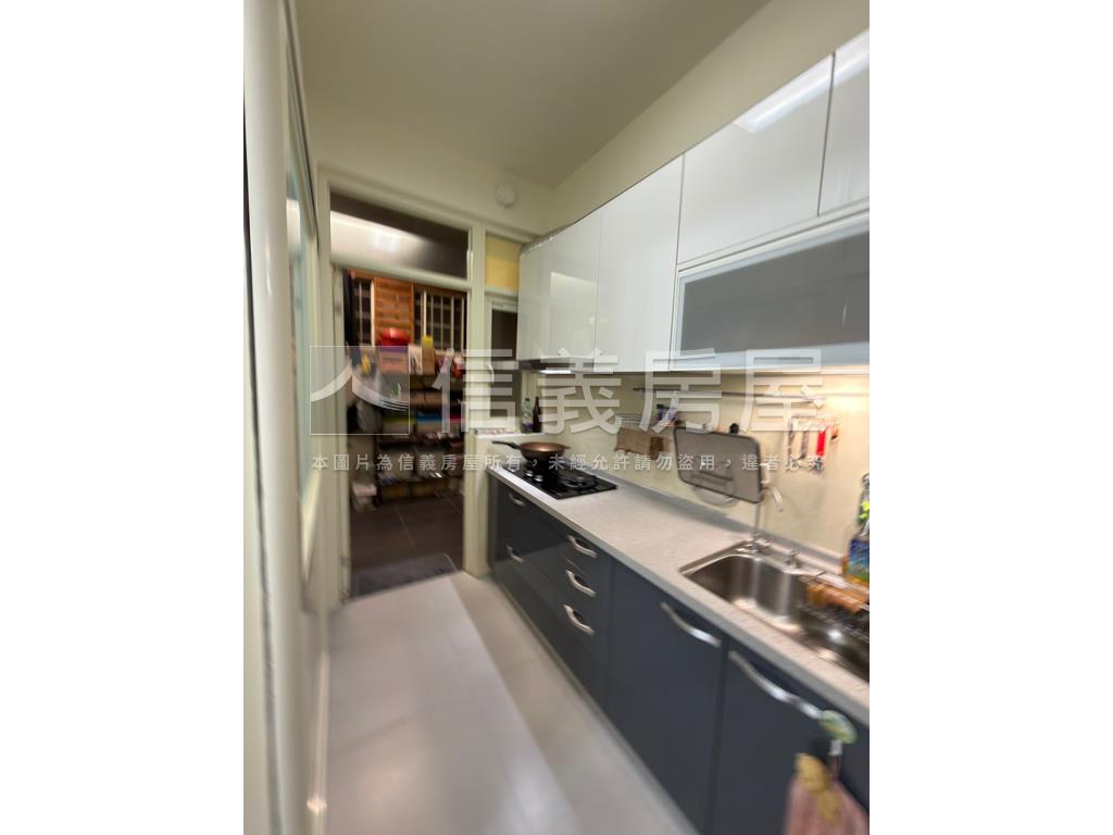 金竹路漂亮亮透天房屋室內格局與周邊環境