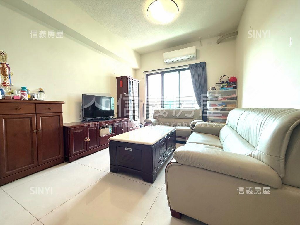 峰時代｜輕齡簡約３房平車房屋室內格局與周邊環境