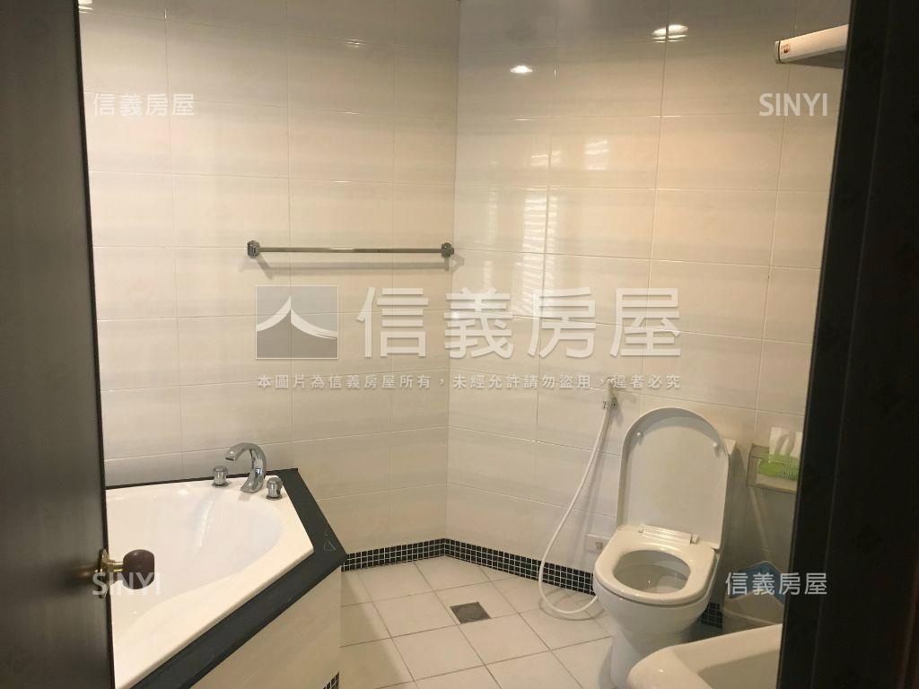 輕屋齡高樓景觀四房平車房屋室內格局與周邊環境