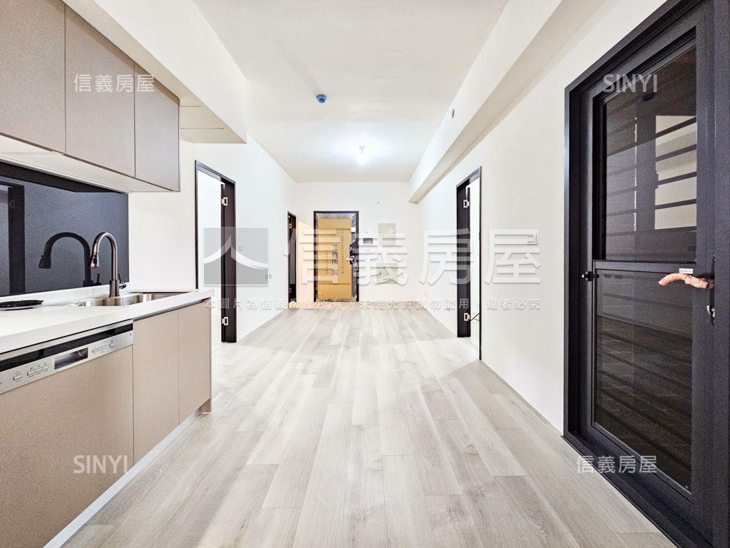 八擴．城中大璽兩房車位房屋室內格局與周邊環境