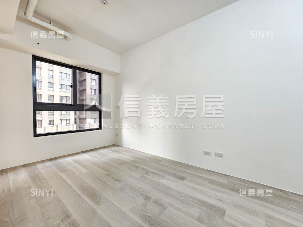 八擴．城中大璽兩房車位房屋室內格局與周邊環境