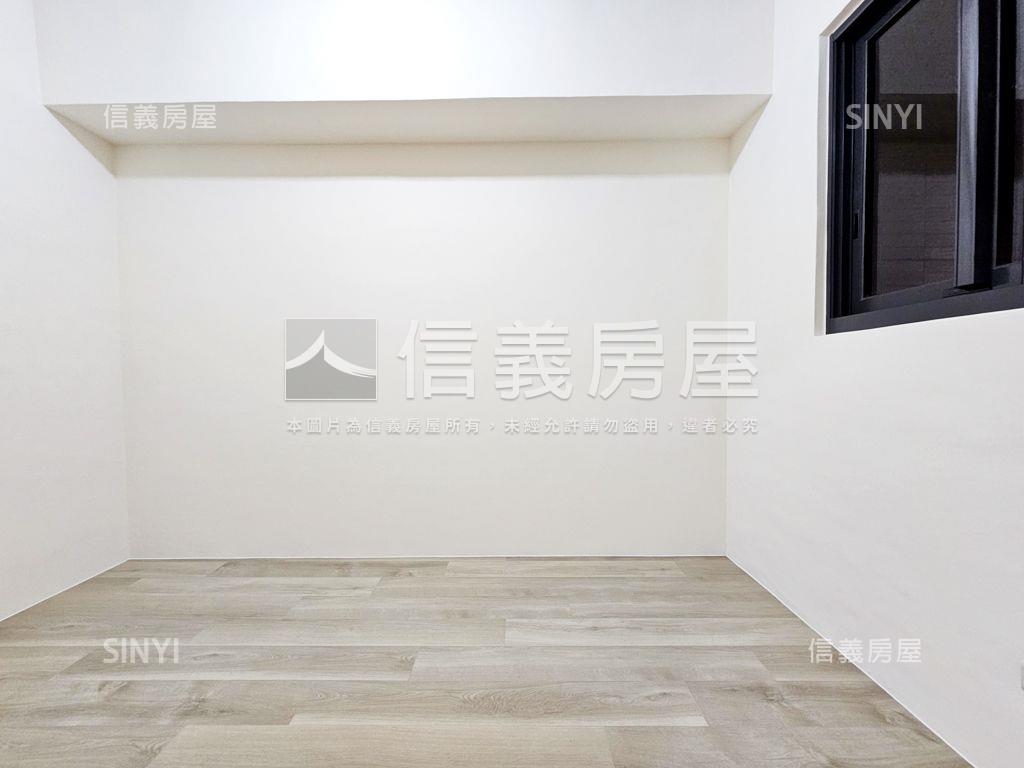 八擴．城中大璽兩房車位房屋室內格局與周邊環境