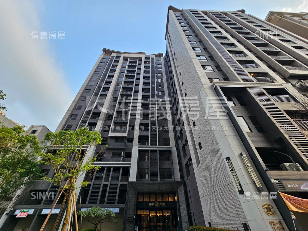 八擴．城中大璽兩房車位房屋室內格局與周邊環境