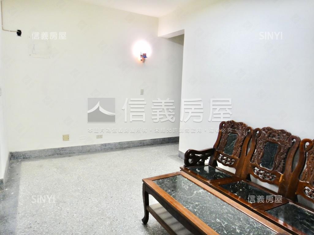 近未來Ｙ３９站低總價一樓房屋室內格局與周邊環境