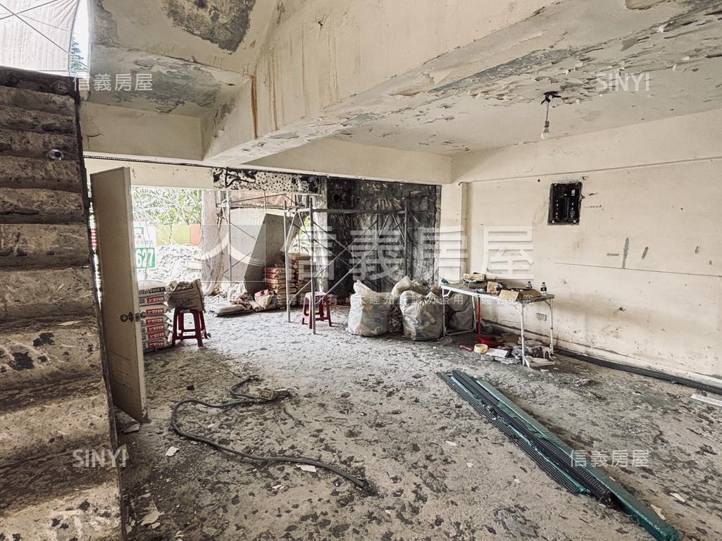 近交流道自行規劃邊間透天房屋室內格局與周邊環境