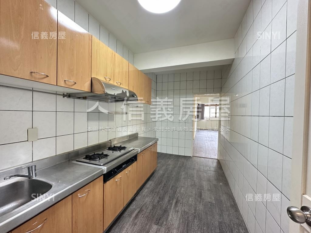 士東忠誠有未來性雅寓房屋室內格局與周邊環境