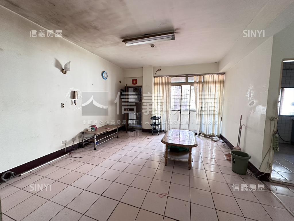 Ｇ７捷運站旁二樓公寓房屋室內格局與周邊環境