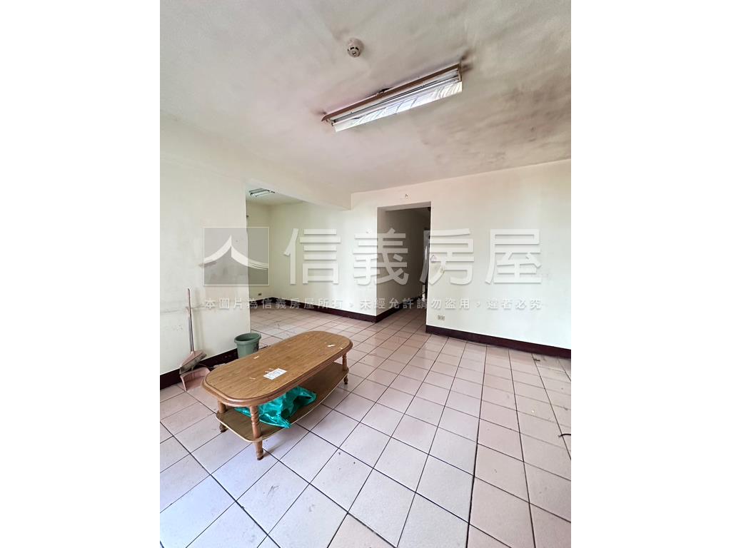 Ｇ７捷運站旁二樓公寓房屋室內格局與周邊環境