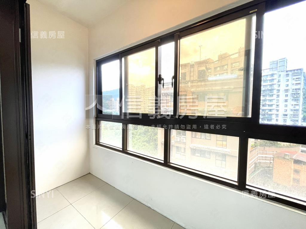 美麗國成家美２房房屋室內格局與周邊環境