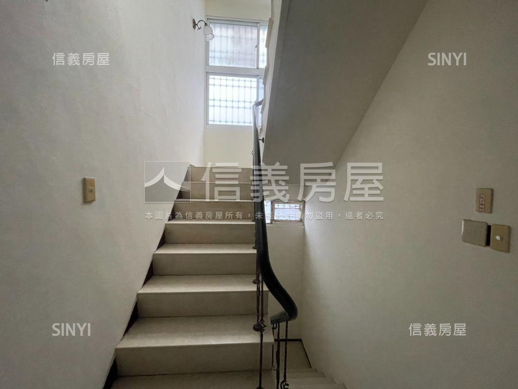 正民權路百坪商業店面房屋室內格局與周邊環境