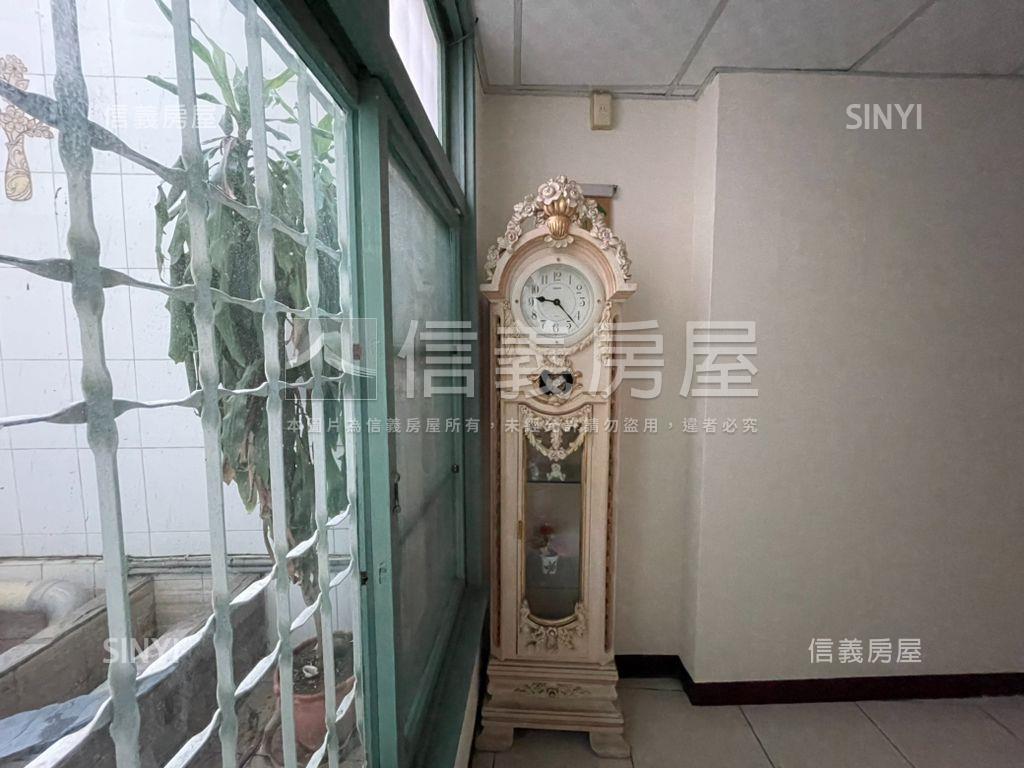 正民權路百坪商業店面房屋室內格局與周邊環境