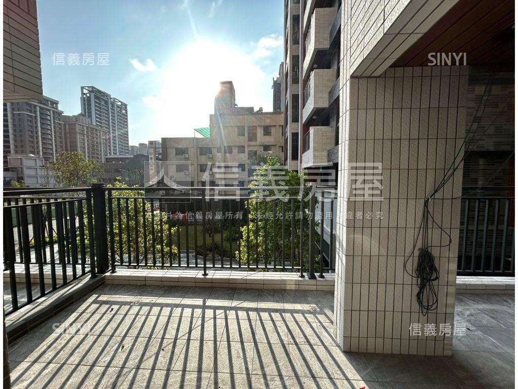 鵬躍序面中庭露臺房屋室內格局與周邊環境