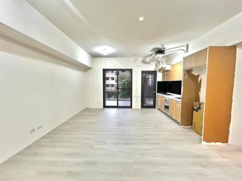 鵬躍序面中庭３房車位