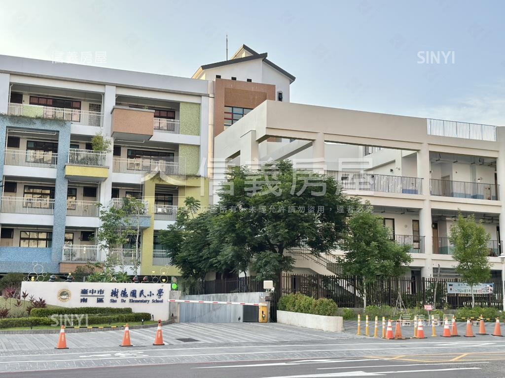 近１３期寶運三房雙車位宅房屋室內格局與周邊環境