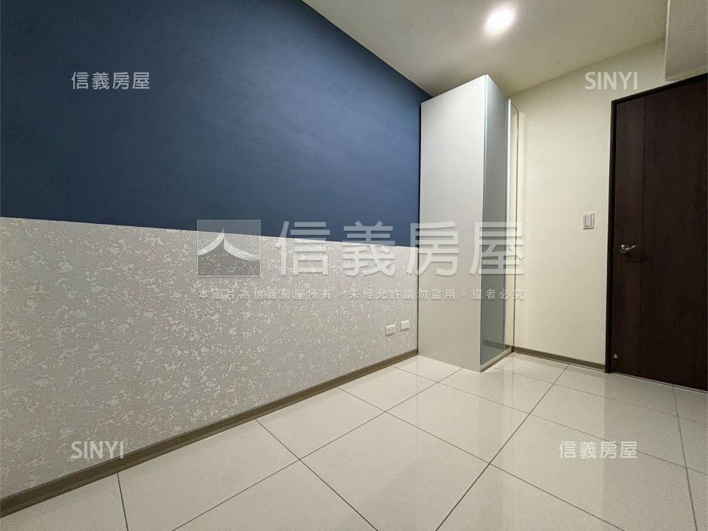 鳳凰冠３房平車精裝戶房屋室內格局與周邊環境