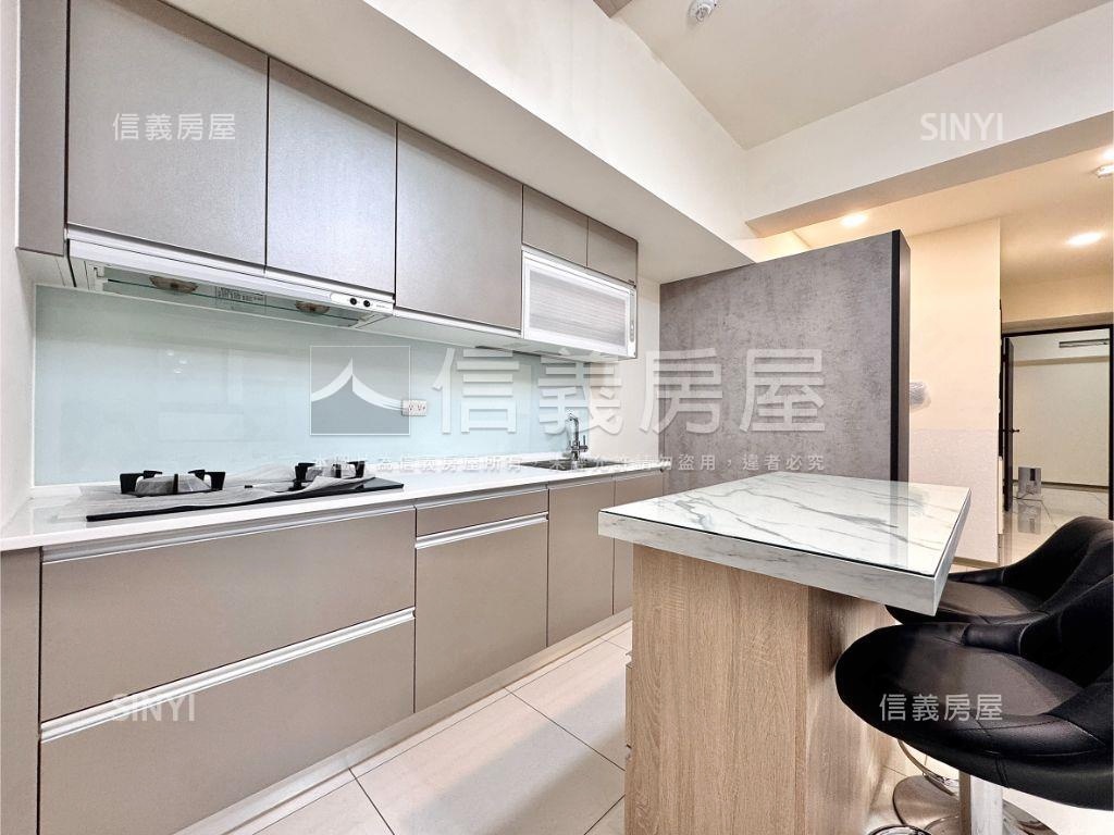 鳳凰冠３房平車精裝戶房屋室內格局與周邊環境