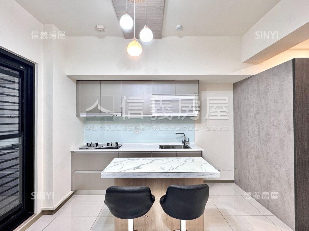 鳳凰冠３房平車精裝戶房屋室內格局與周邊環境