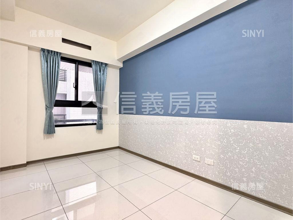 鳳凰冠３房平車精裝戶房屋室內格局與周邊環境