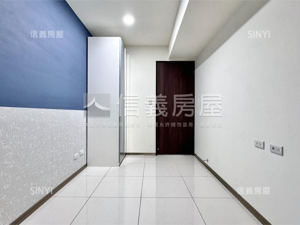 鳳凰冠３房平車精裝戶房屋室內格局與周邊環境