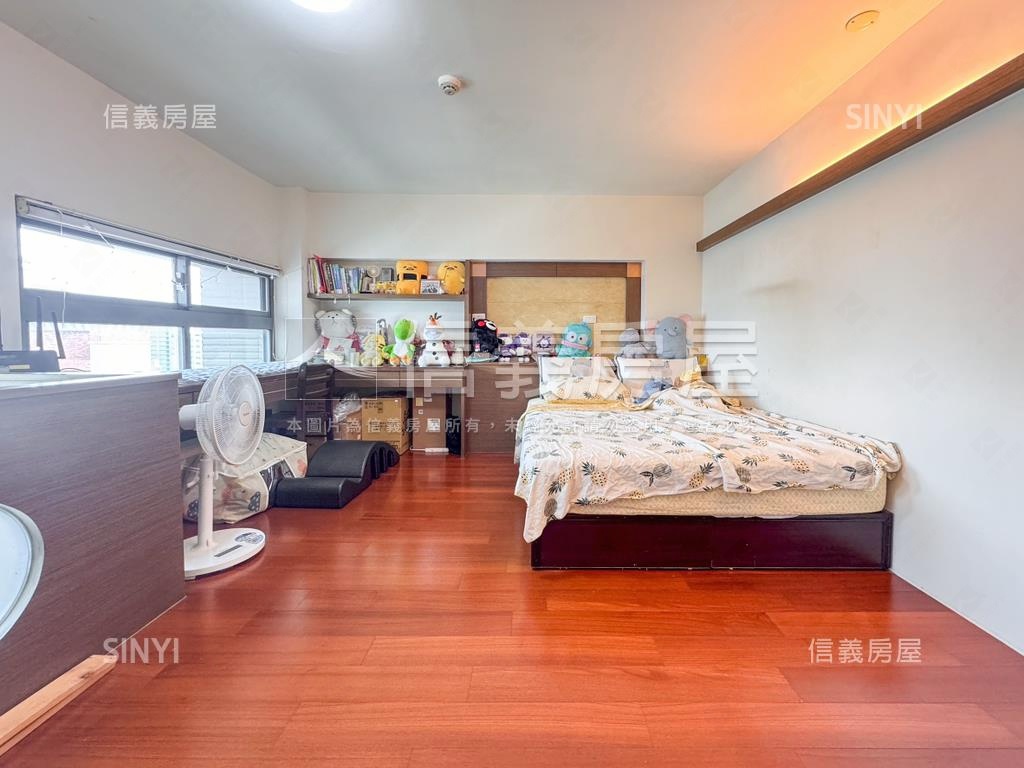 專任大遠百生活圈裝潢美屋房屋室內格局與周邊環境