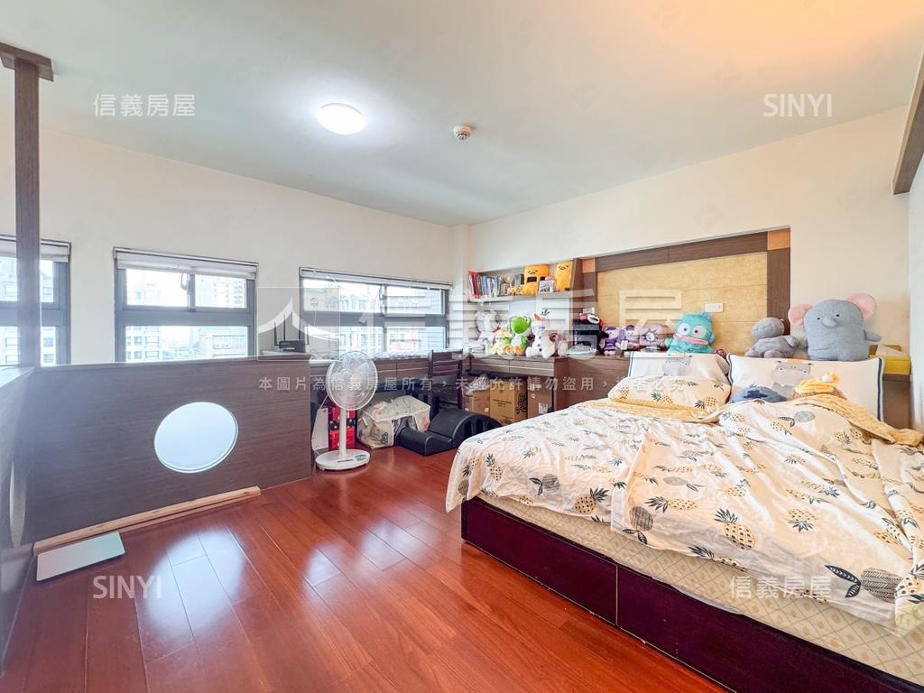 專任大遠百生活圈裝潢美屋房屋室內格局與周邊環境
