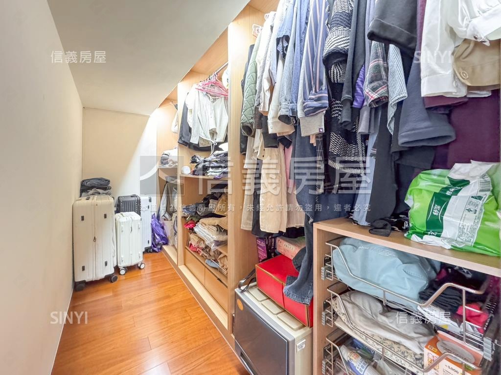 專任大遠百生活圈裝潢美屋房屋室內格局與周邊環境