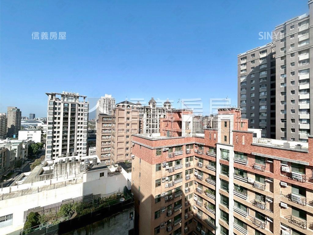 專任大遠百生活圈裝潢美屋房屋室內格局與周邊環境