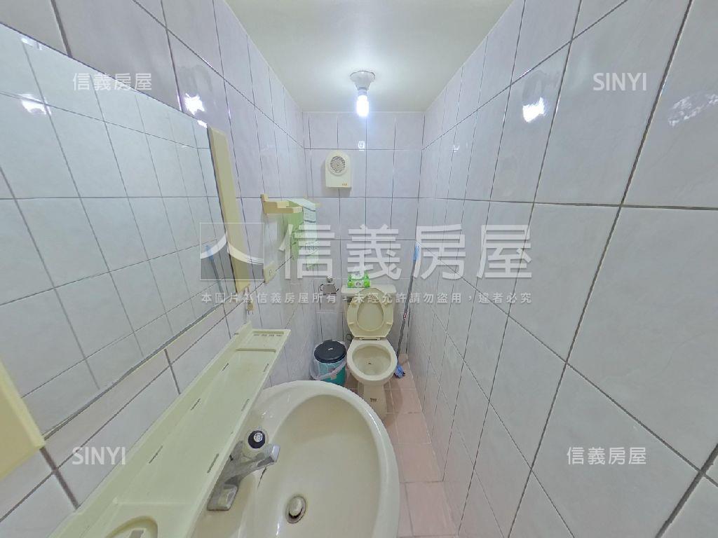 近７４靜謐美透房屋室內格局與周邊環境