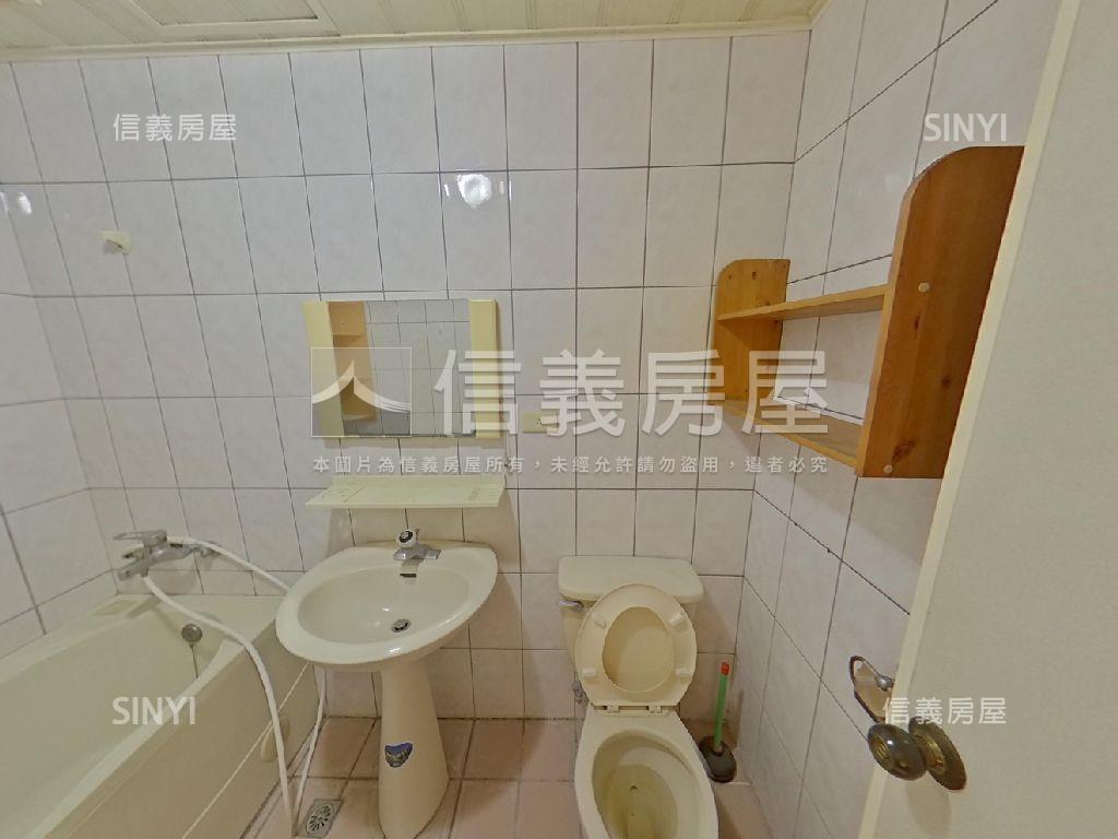 近７４靜謐美透房屋室內格局與周邊環境