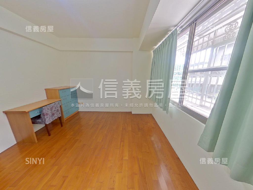 近７４靜謐美透房屋室內格局與周邊環境