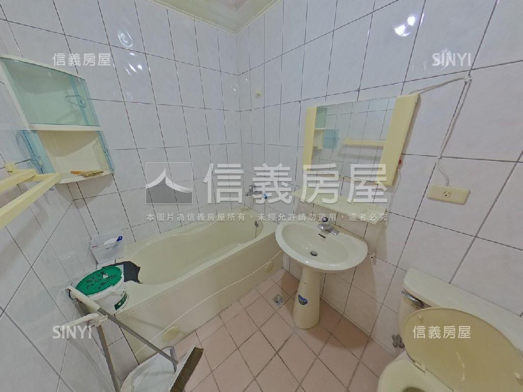 近７４靜謐美透房屋室內格局與周邊環境