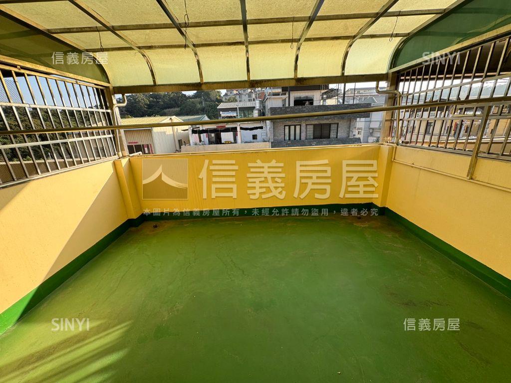 近７４靜謐美透房屋室內格局與周邊環境