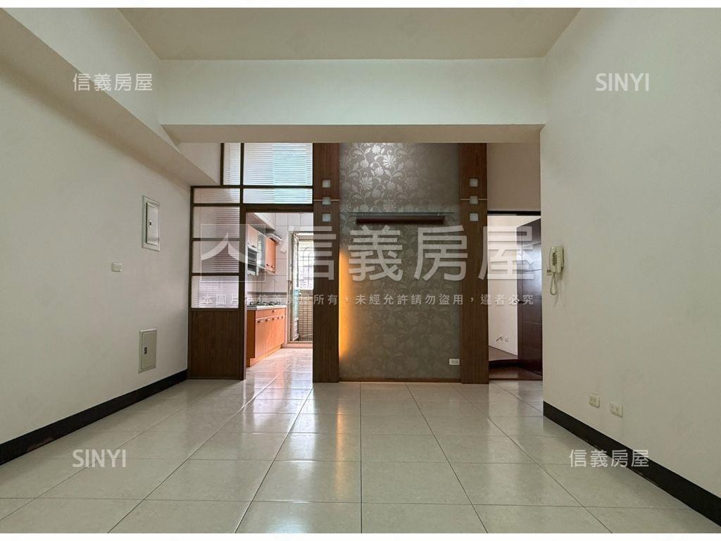 高鐵荷韻陽台進出三房平車房屋室內格局與周邊環境